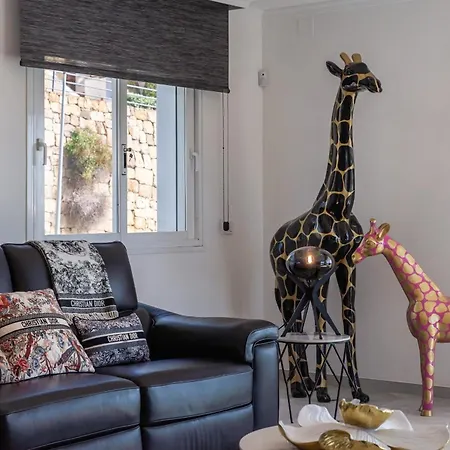 About Estrella De Oro Estepona