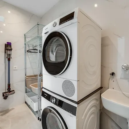 Willa About Estrella De Oro *