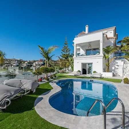 About Estrella De Oro * Estepona